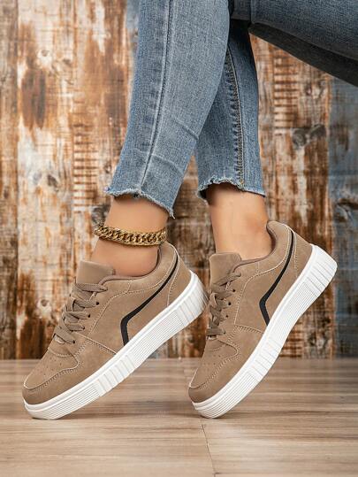 أحذية رياضية برباط كاجوال للسيدات ، قصيرة العنق ، مخططة ، تنفس ، خفيفة الوزن ومريحة للتزلج