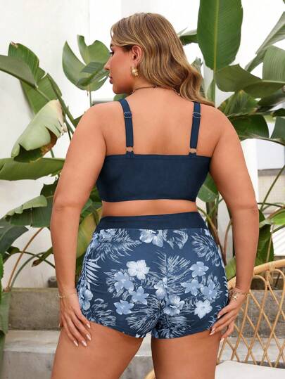 SHEIN Swim Curve بدلة سباحة مكونة من قطعتين ذات رقبة على شكل حرف V، بلون واحد، مع سرّاويل قصيرة للمرأة متوفرة بمقاسات كبيرة، مناسبة للاستعمال في المسبح والشاطئ والعطلات