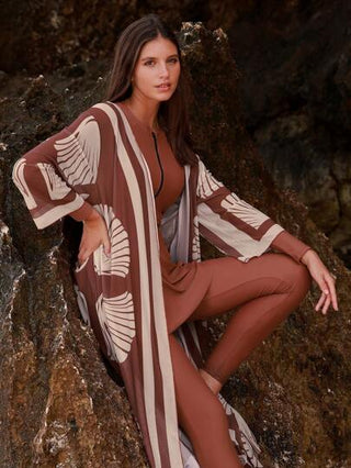 Swim Shayni طقم بثلاث قطع يشمل ملابس علوية وبنطلون وتنورة بلون البني ، إطلالة بأسلوب الشرق الأوسط