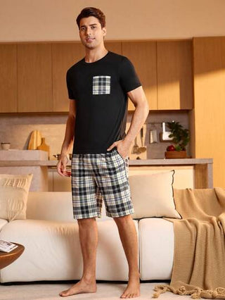 Manfinity Underwear&Sleepwear Basics طقم بيت رجالي مكون من 2 قطعة، ملابس علوية كم قصير بخطوط مربعة وشورت بنفس الخطوط