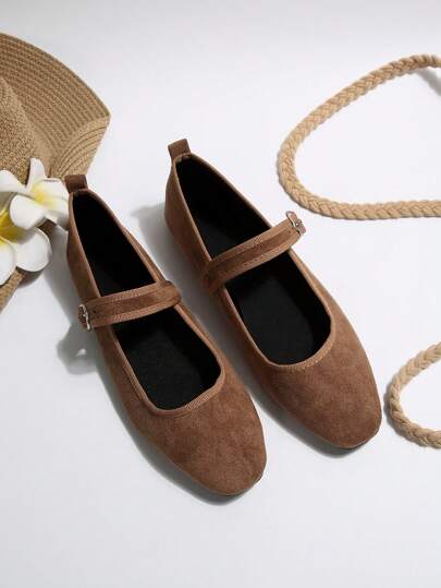 أحذية رياضية باليه بدون كعب، أحذية ماري جين ذات أصابع مربعة من المخمل، أحذية نسائية جديدة لربيع 2025