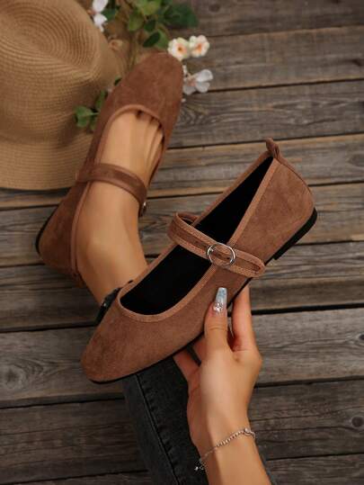 أحذية رياضية باليه بدون كعب، أحذية ماري جين ذات أصابع مربعة من المخمل، أحذية نسائية جديدة لربيع 2025