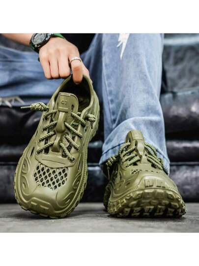 صنادل شاطئية كاجوال متعددة الاستخدامات للرجال، موديل صيف 2025 مانعة للانزلاق مع قاعدة ناعمة مريحة سهلة الارتداء وذات فتحات