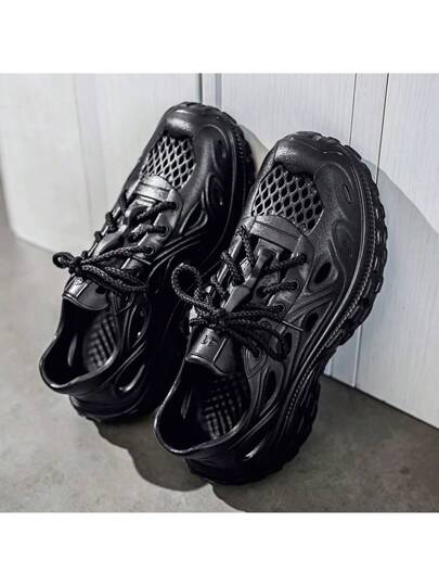 صنادل شاطئية متعددة الاستخدامات للرجال، موديل صيف 2025 جديد، غير انزلاقية وذات قاع ناعم للارتداء الخارجي، تصميم منفذ للتهوية