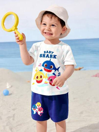 BABY SHARK X طقم تيشرت بأكمام قصيرة وشورت - قطعتان مع طباعة كرتونية لعائلة القرش، لأطفال الصيف