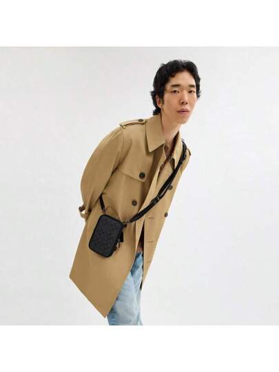 Coach حقيبة كتف Aden 12 سوداء من الجلد للرجال مع سحاب للإغلاق وحزام قابل للتعديل والفصل