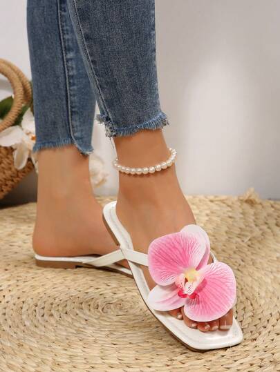 صندل شاطئ مسطح مزين بزهور، صنادل سبور وكاجوال مقاسات كبيرة للسيدات مع رباط أمام الأصابع