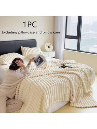 بطانية فرو صناعي كبيرة الحجم 200 * 230 سم ، ناعمة جدًا قطعة واحدة ، بارد وناعم بلون أبيض مخطط من البوليستر الفلانيلي، للاستخدام على مدار السنة على الأريكة، السرير، المكتب، السفر، ديكور منزلي حديث، هدية عيد الحب، ملمس فاخر