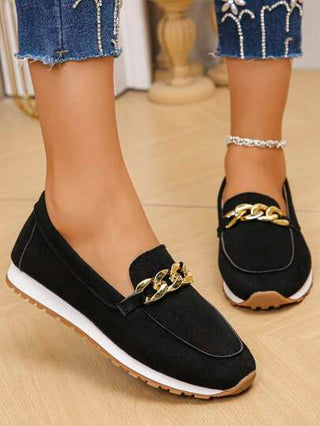 حذاء مسطح رياضي بتصميم بسيط وألوان عصرية بكعب منخفض، مصنوع من المخمل الأسود وسلسلة معدنية، مقاسات كبيرة من 36-43، مريح وقابل للتنفس مناسب للارتداء اليومي للسيدات