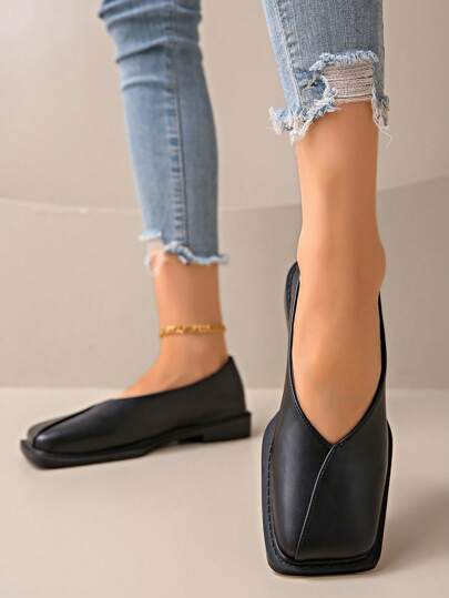 أحذية نسائية مسطحة 2025، أحذية راقية للسيدات بتصميم فاخر وإبزيم ، أحذية شباشب مفتوحة بأصابع حادة أحذية كاجوال نسائية