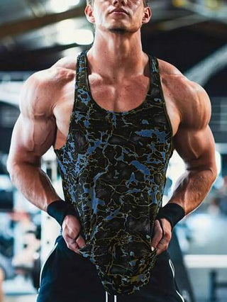 Manfinity Sport PWRUP قميص داخلي آكسسوار شفاف مطبوع بطبعة صبغ التعتيق للرجال من الملابس الرياضية اليومية بدون أكمام