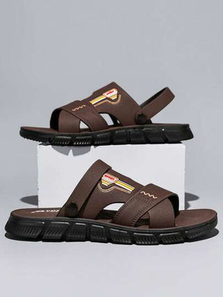 صنادل للرجال ذات كعب سميك، لون بني للاستخدام الخارجي وللحمام سهلة الارتداء، مقاومة للماء والروائح الكريهة، صنادل كاجوال مريحة وأنيقة المقاس من 39-45(ينصح بطلب مقاس أكبر بمقدار واحد)