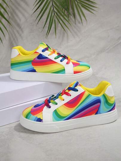 حذاء رياضة رباط للسيدات من نوع لو توب متعدد الألوان ولون خفيف وكاجوال موديل 2025 للأحجام الكبيرة