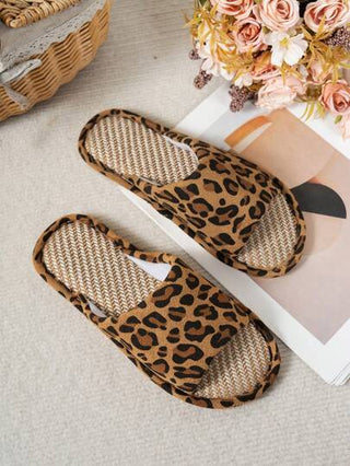 أحذية منزلية جلد نعام بني اللون مفتوحة للنساء، قابلة للتنفس مانعة للانزلاق بقماش الكتان، موديل جديد للربيع والصيف، كاجوال بسيطة مناسبة للأزواج