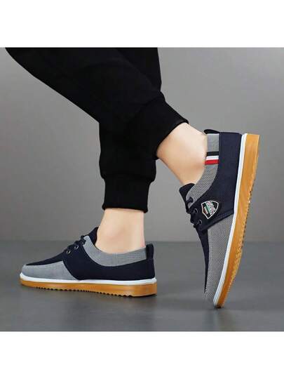 أحذية رياضية كانفاس قصيرة السطح بنمط عصري رياضي غير رسمي جديد للرجال 2025