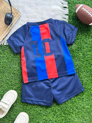 SHEIN مجموعة ملابس علوية كرة قدم رياضية كاجوال للأطفال الرضع والصغار، تصميم نادي برشلونة، للأعمار 0-3 سنوات