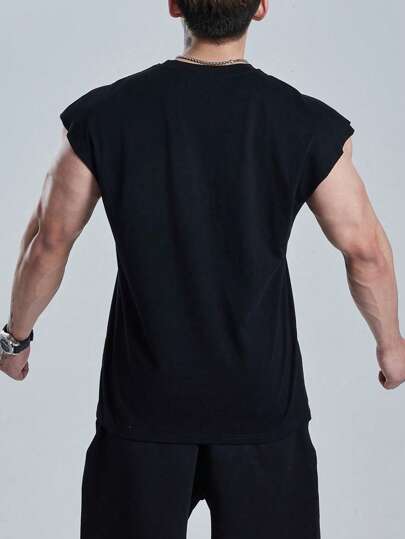 Manfinity Sport Polished فوانيس للرجال ذات الطباعة البارزة على الكتف العريضة