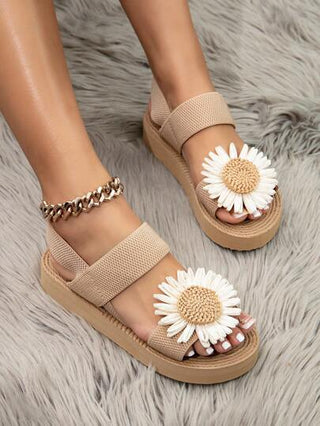 صندل روماني مسطح منقط بتصميم أنيق وجميل للنساء، باللون البيج، كعب وتدرج صغير ، صندل داخلي/خارجي مناسب لعطلة هاواي والشاطئ والحفلات ، قاع ناعم لأحذية الشاطئ