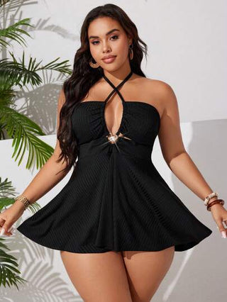 SHEIN Swim Curve ملابس سباحة للسيدات بدينات قطعتين بأشرطة عريضة باللون الأسود الصلب وتصميم عصري مع خصر عالي وحبل خصر مشدود و عنق حالتر