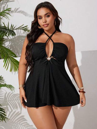 SHEIN Swim Curve ملابس سباحة للسيدات بدينات قطعتين بأشرطة عريضة باللون الأسود الصلب وتصميم عصري مع خصر عالي وحبل خصر مشدود و عنق حالتر