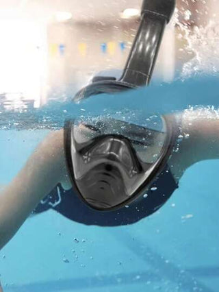 قناع الغوص بكامل الوجه للأطفال ، مضاد للضباب بزاوية 180 درجة ومضاد لتسرب المياه ، جهاز أساسي لسباحة الأطفال ، قناع غوص آمن للتنفس مناسب للاستخدام في المسابح أو الغطس تحت الماء ، ضروري للسباحة في فصل الصيف الحار