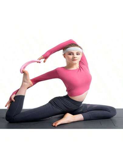 زوج من نظارات السباحة السوداء مضادة للضباب وذات تصميم رؤية واسع، تشمل سدادات الأذن، عدسات شفافة مقاومة للماء