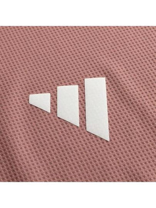 Adidas قميص تي شيرت قصير الأكمام بياقة طاقم، سريع الجفاف، منسوج أريبد، بتصميم رياضي فعال للرجال JC9792