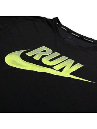 Nike قميص تي شيرت بأكمام قصيرة مايلر الطاقة من نايكي، ملابس رياضية داخلية/خارجية للرجال قابلة للتنفس والراحة، HJ3565-010