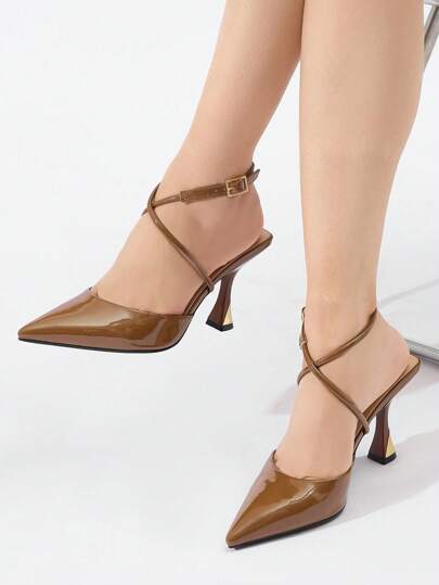 نساء مشابك معدنية حذاء رسمي ذو نقاط وأربطة متقاطعة ، لون سادة ، كعب عال أنيق وأخلاق مناسبة للحفلات ، الزفاف ، المواظبة اليومية ، هدية عيد الميلاد ، المكتب ، الخارج ، الربيع والصيف ، البني