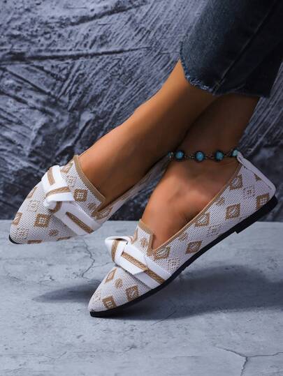 حذاء كاجوال مريح للسيدات بمقاسات كبيرة مع فيونكة أنيقة، رؤوس حادة، تهوية جيدة، بدون أربطة، مقاسات من 36 إلى 43 (المقاس يكبر، يُنصح بطلب مقاس أصغر بمقدار درجة واحدة)