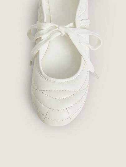 Muvela أحذية رياضية كاجوال مسطحة بنمط رياضي موضة من الجلد مع سحاب للنساء ذات أصابع مستديرة