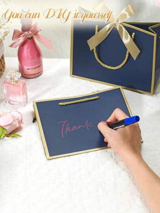 5 حقائب هدايا من ورق الكرافت بطراز كلاسيكي مع مقابض، مزينة بربطة فراشة، سعة كبيرة باللون الأزرق الداكن، أكياس ورقية بألوان صلبة لصناعة DIY، صناديق هدايا للمجوهرات، مناسبة لحفلات عيد الميلاد، الحفلات الصيفية، موسم الأعراس، الحفلات الخارجية، المناسبات العطل