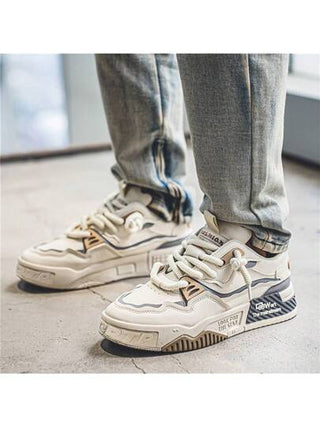 زوج من أحذية رياضية خفيفة وسكيت خارجية للرجال مصنوعة من جلد PU مقاوم للماء بطبعة حرفية، موديل كاجوال