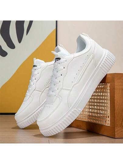 حذاء رياضي رجالي كاجوال بسيط برباط من القماش، بتصميم عصري بسيط مع جزء علوي من الجلد الكلاسيكي، حذاء مريح للمشي