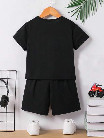 مجموعة قميص وشورت صيفي من قطعتين مع رسم عنكبوت جذاب للأولاد الصغار، قميص بياقة مستديرة وأكمام قصيرة وشورت ، كاجوال وجميل