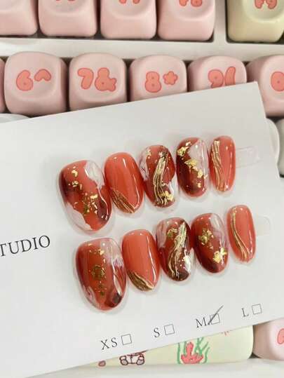 مجموعة من 10 أظافر على شكل بيضاوي مطلية بالذهب اليابانية صنعت يدويًا بتقنية احترافية، تناسب المناسبات والسهرات وارتداء اليومي، تأتي مع طقم أدوات الأظافر، هدية رائعة للنساء والفتيات