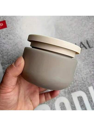 1 حاوية تجميل مجوفة 8.45 أونصة ، 1 زجاجة مطفية باردة ، تستخدم لأدوات التجميل المسافر ، 1 صندوق قناع الوجه والكريم ، 1 غطاء مساعد السفر ، زجاجات قابلة لإعادة التعبئة ، أدوات مكياج