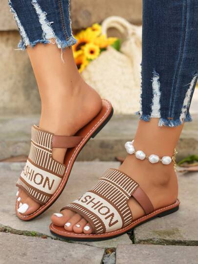 نعال صيفية كاجوال للنساء بطباعة حرفية بألوان متباينة ذات طابع بوهيمي للشاطئ