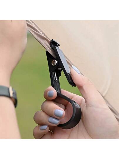 5 قطع من خطافات من البي في سي خفيفة الوزن وقوية للتخييم، مُثبتات متعددة الأغراض للخيام لتعليق المعدات والمناشف وغيرها، آمنة وموثوقة مع ثقوب للتثبيت، مناسبة للتخييم والتنزه والرحلات الخلفية