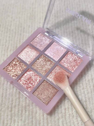 SHEGLAM لوحة ظلال العيون جليمر آند جليمز المكونة من 9 قطع - جليمر آند جليمز عيد الأب التخرج عيد الميلاد العطلة الربيع الصيف Y2K فاخر أزياء مكياج مستحضرات التجميل حفل شاطئ سفر تخييم في الهواء الطلق المدرسة الحرم الجامعي رحلة مهرجانات ديكور هدية حاضر...