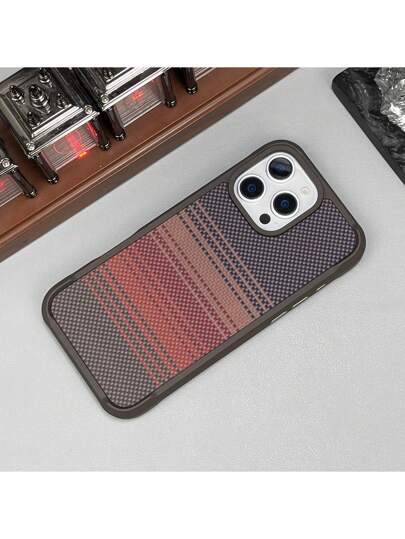 VIETAO غطاء هاتف محمول متوافق مع 16 Pro Max 16Pro، من إطار TPU ناعم مع لوحة خلفية من الكربون الكفار والشحن اللاسلكي المغناطيسي والأزرار المعدنية المطلية، حماية وشكل أنيق