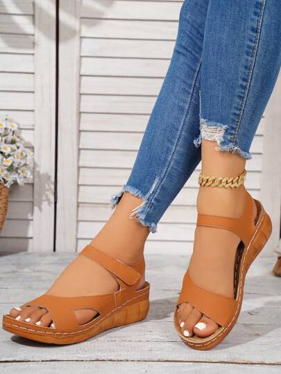 حذاء صندل كلاسيكي 2025 جديد الوصول, مقاس كبير للسيدات , طبقة سميكة الأربطة السحرية خفيف الوزن, ذو تصميم أنيق خطوط الموضة