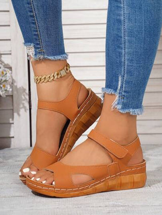 حذاء صندل كلاسيكي 2025 جديد الوصول, مقاس كبير للسيدات , طبقة سميكة الأربطة السحرية خفيف الوزن, ذو تصميم أنيق خطوط الموضة