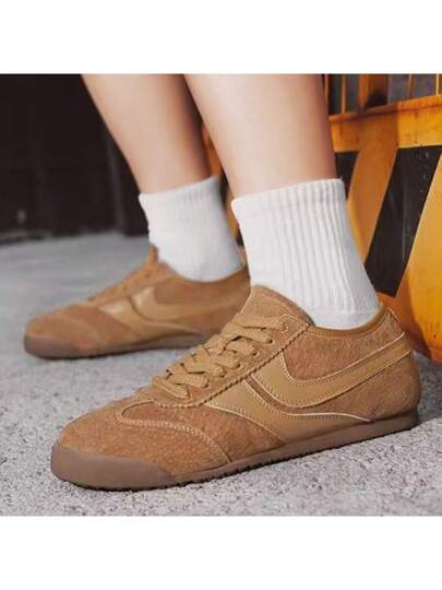 أحذية رياضية للرجال سهلة الارتداء برباط وسيب قرمزي، أحذية تزلج كاجوال لينة وسحبة مقاومة للاهتراء للرجال، أحذية مسطحة مريحة، أحذية تدريب