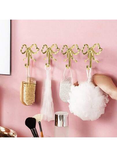 قطعة واحدة، خطاف معدني ذهبي بشكل فراشة، مناسب لتعليق الملابس والحقائب والمناشف والأكواب والأدوات المطبخية وغيرها، يمكن استخدامه أيضًا كديكور، سهل التركيب، يناسب الحمام وغرفة المعيشة والمطبخ وغيرها من الأماكن