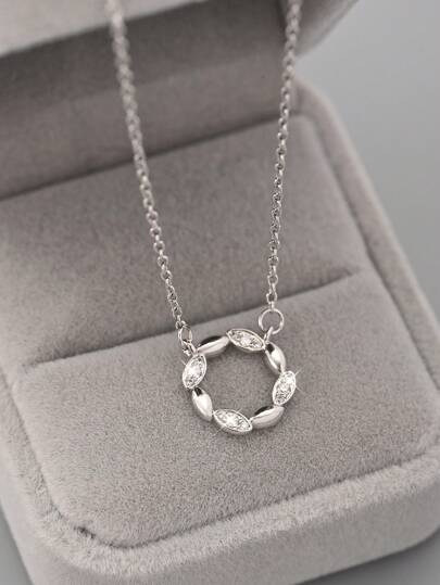قلادة قلادة قلادة من الفضة الإسترليني عيار 925 بتصميم مبسط بشكل حلقة موبيوس ، قلادة أنيقة وعصرية للنساء