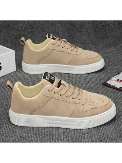 أحذية رياضية سكيت بورد للرجال ذات لون أحادي عصري ، مريحة مانعة للانزلاق عصرية مع رباط وأسفل سميك مناسبة للأنشطة الخارجية. المقاس 39-48