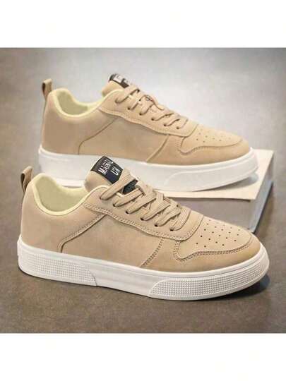 أحذية رياضية سكيت بورد للرجال ذات لون أحادي عصري ، مريحة مانعة للانزلاق عصرية مع رباط وأسفل سميك مناسبة للأنشطة الخارجية. المقاس 39-48