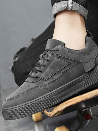 أحذية رياضية للتزحلق باللون الرمادي الأحادي للرجال ذات أربطة أمامية، أحذية رياضية ذات طراز بسيط برؤوس مستديرة وأساس سميك لزيادة الارتفاع