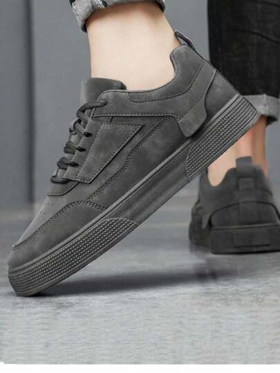 أحذية رياضية للتزحلق باللون الرمادي الأحادي للرجال ذات أربطة أمامية، أحذية رياضية ذات طراز بسيط برؤوس مستديرة وأساس سميك لزيادة الارتفاع